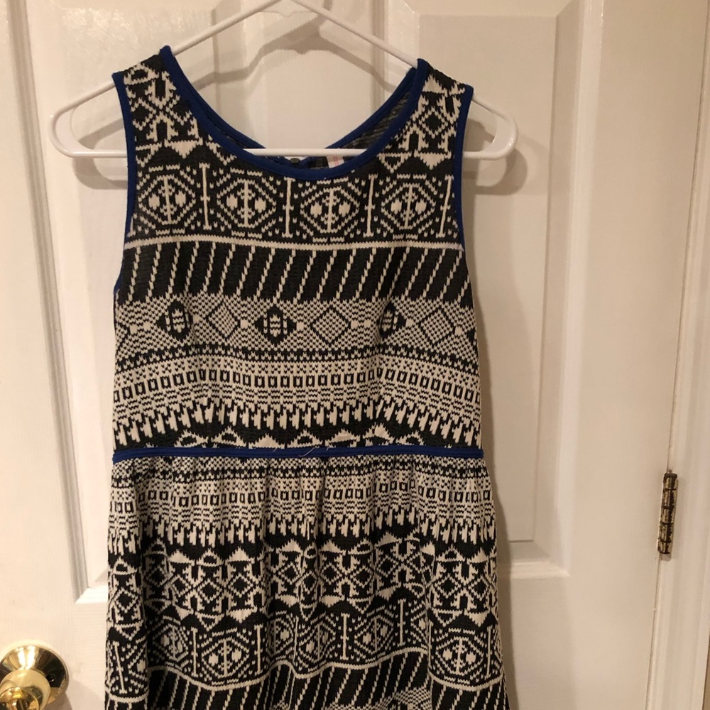 Midi dress. Black/ white